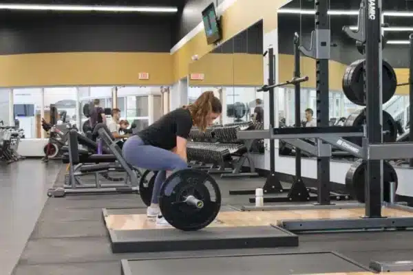 deadlift woman young gym