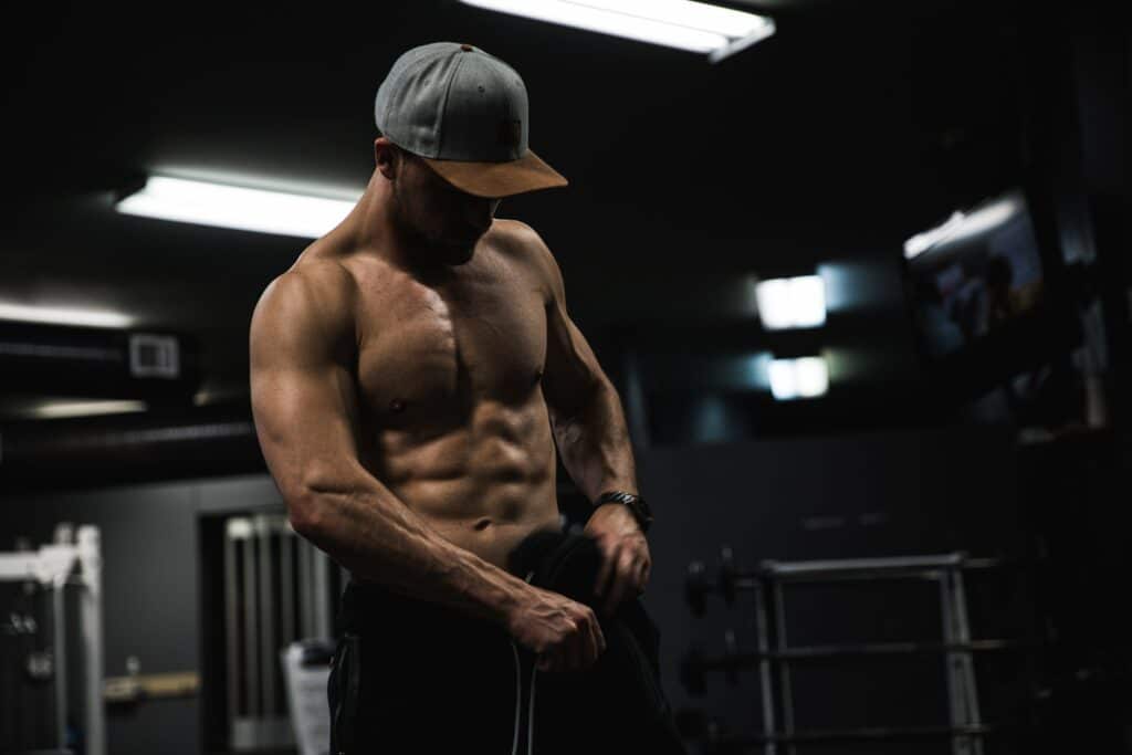 muscular man hat six pack gym