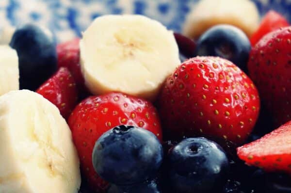 strawberry bananas fruit healthy diet