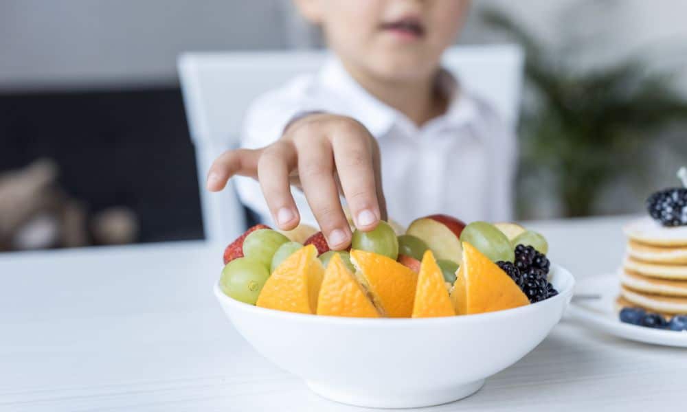 How to Teach a Child to Eat Healthy With These 5 Steps