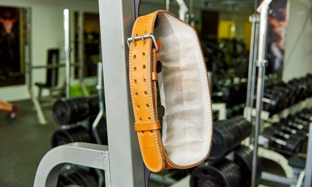 Using a Weightlifting Belt to Protect the Back Is a Mistake