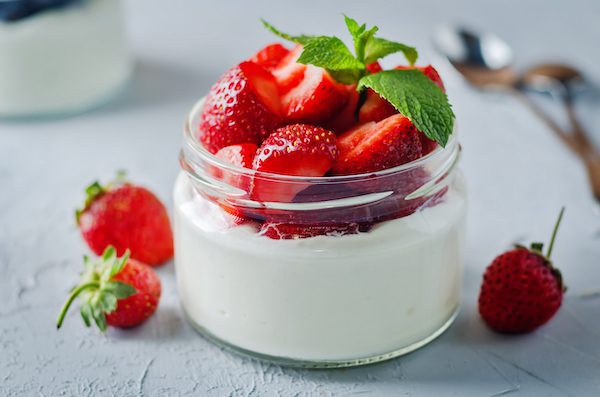 Greek,Yogurt,Strawberry,And,Blueberry,Parfaits,With,Fresh,Berries.,Toning. healthy dessert