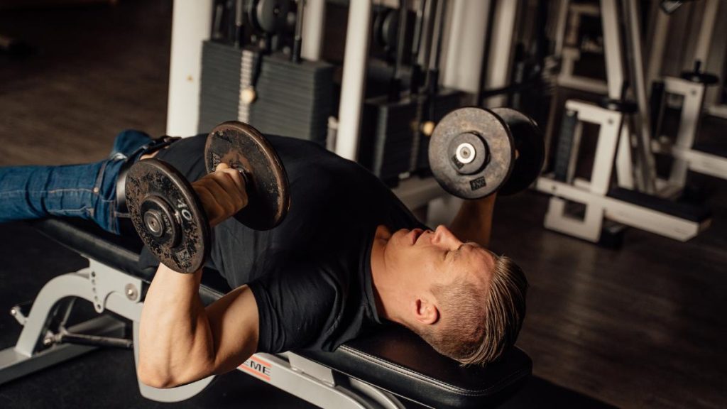 Incline vs. Flat Bench: Which is Best for Chest Growth?